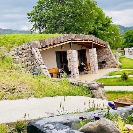 Hotel Hobbiton Near Vardzia Caves T'mogvi Exterior photo